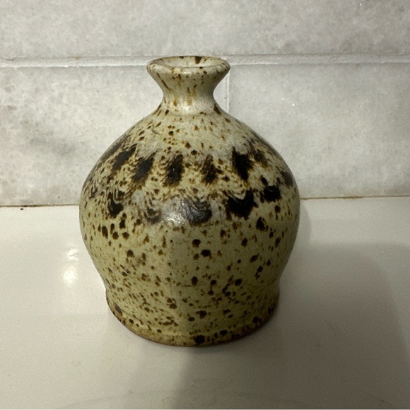 Vintage OWEN’S JugTown Pottery Bud Vase Vessel Speckled Brown Tan Marked On Base - Picture 2 of 8